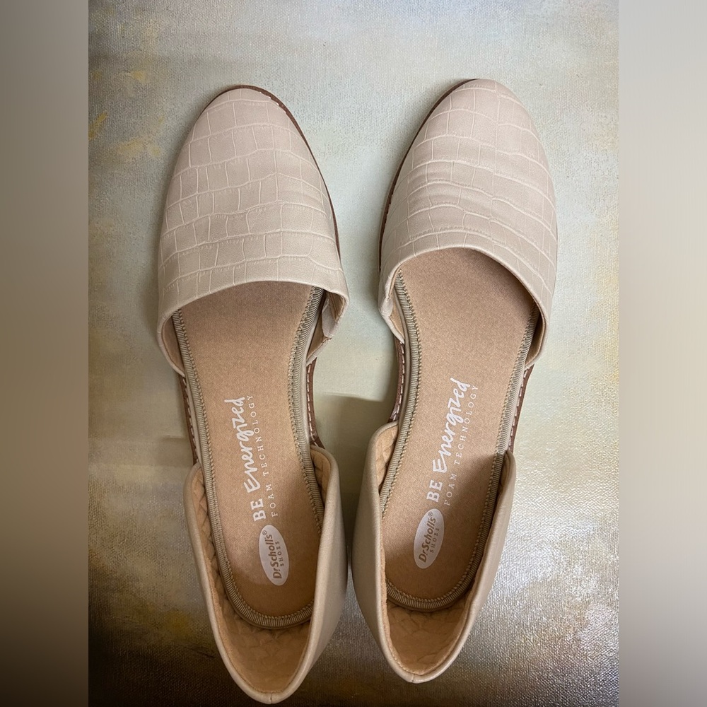 NEW Dr. Scholl's Women Choice Croco Embossed Oyster Smooth Texture Flats Sz 8.5